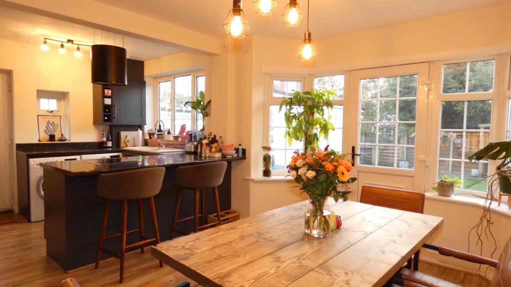 Oakwood Walk, Leeds, West Yorkshire, LS8 photo 5