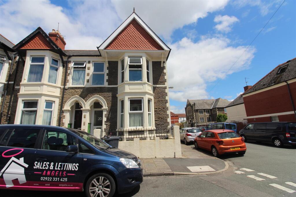 House in Cardiff, Cathays - More