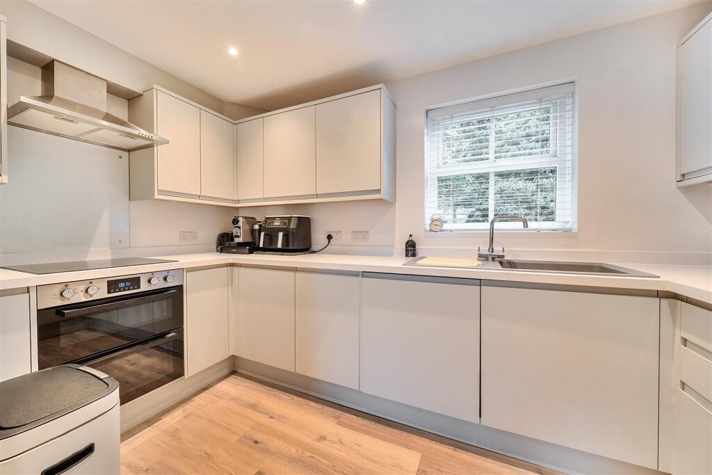 Apartment in Reading - View 3