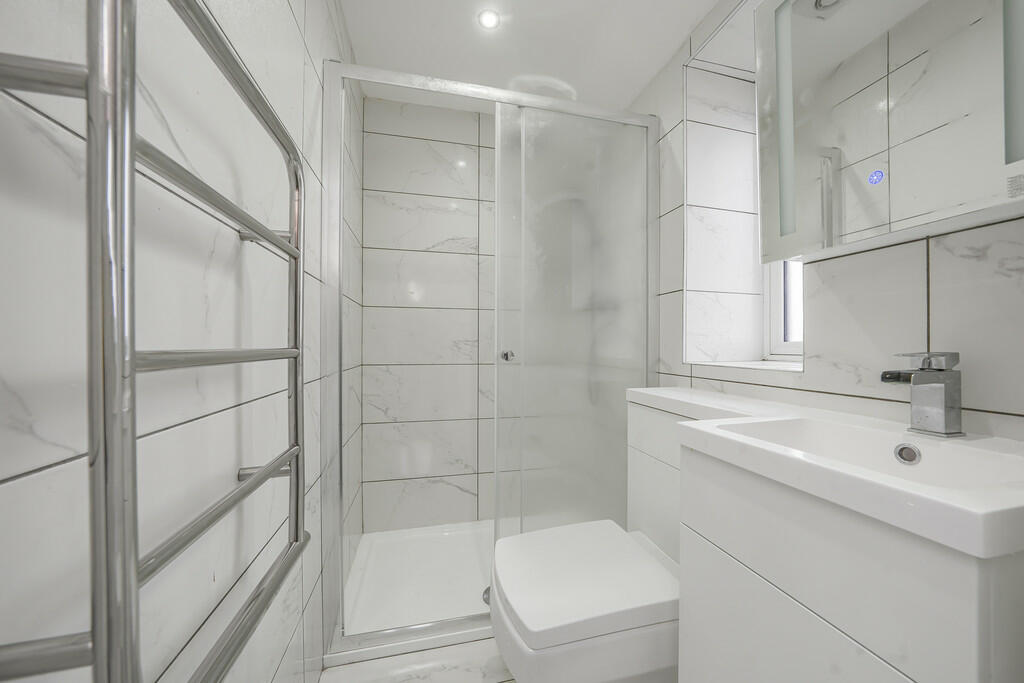 House in Southall - View 5