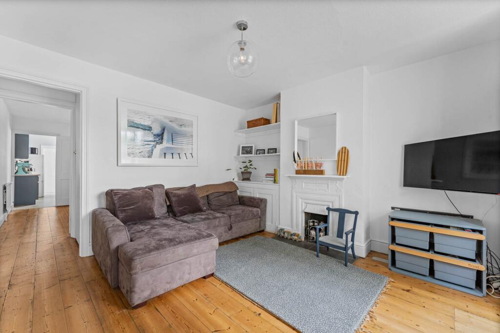 House in Slough - View 2