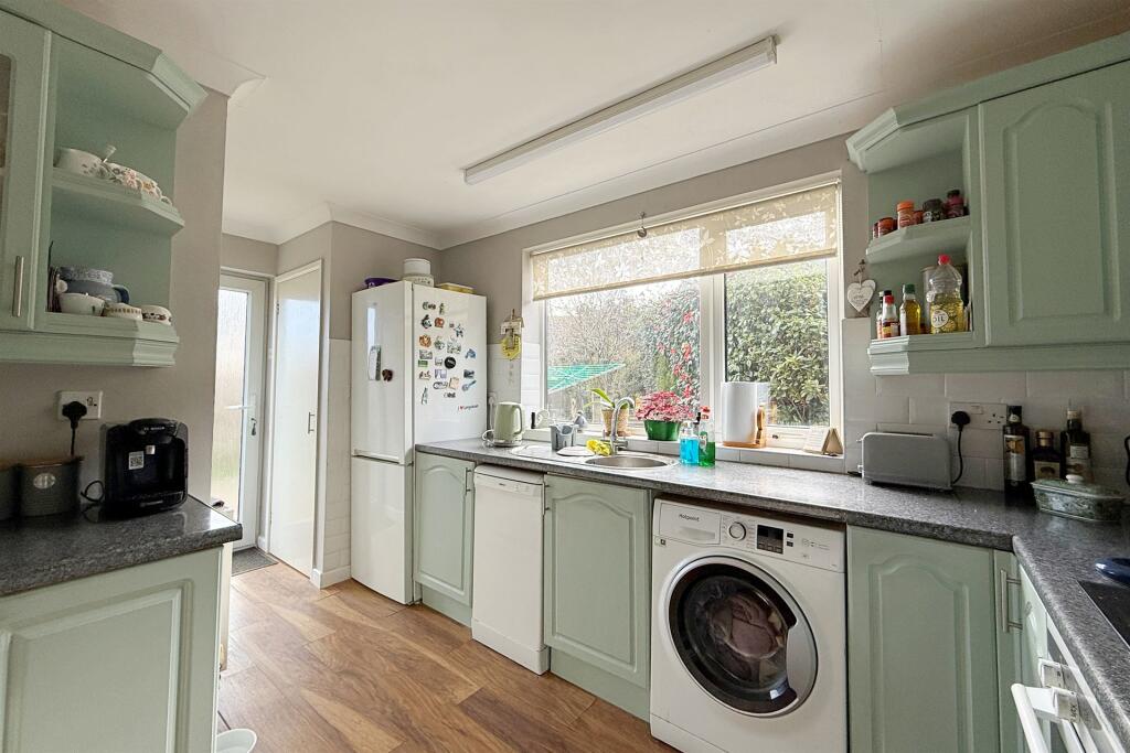 House in Bridport, North Allington - More
