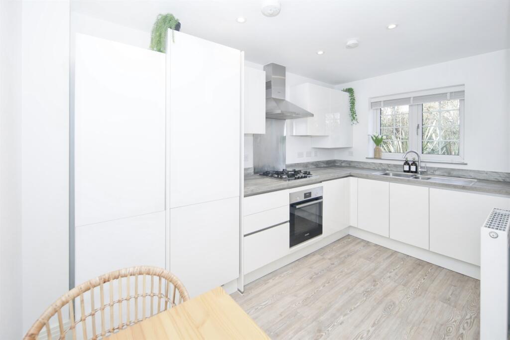 House in Warwick, Burton Green - View 3