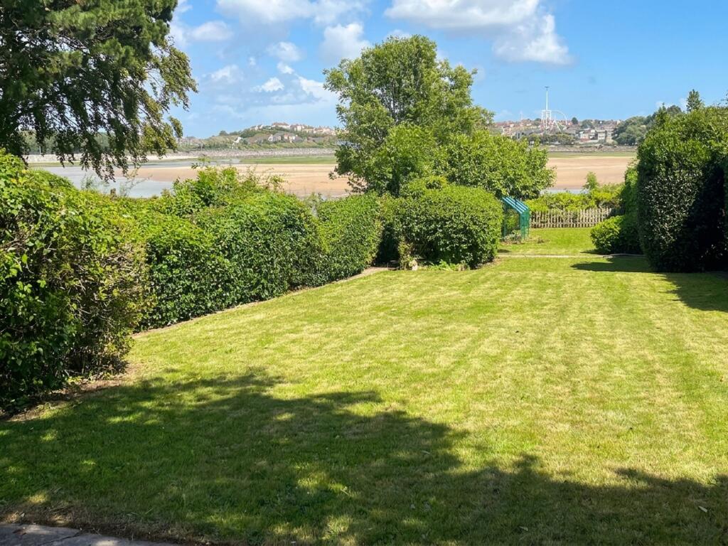 House in Barry, The Knap - View 2