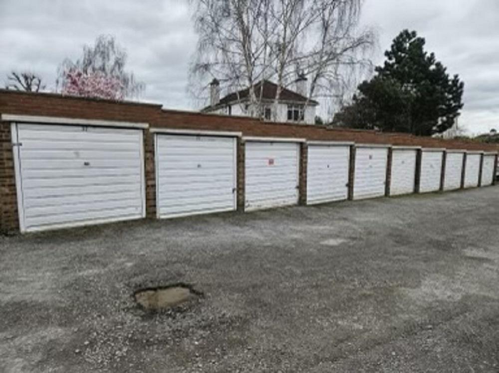 Main image of property: Chaplaincy Gardens, Hornchurch, London, RM11