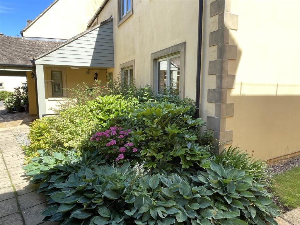 Main image of property: Chardwar Gardens, Bourton-On-The-Water, Cheltenham