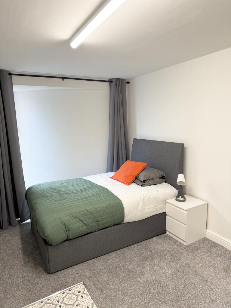 Main image of property: Flat 54, 205 Clarendon Road, Leeds, LS2 9DU