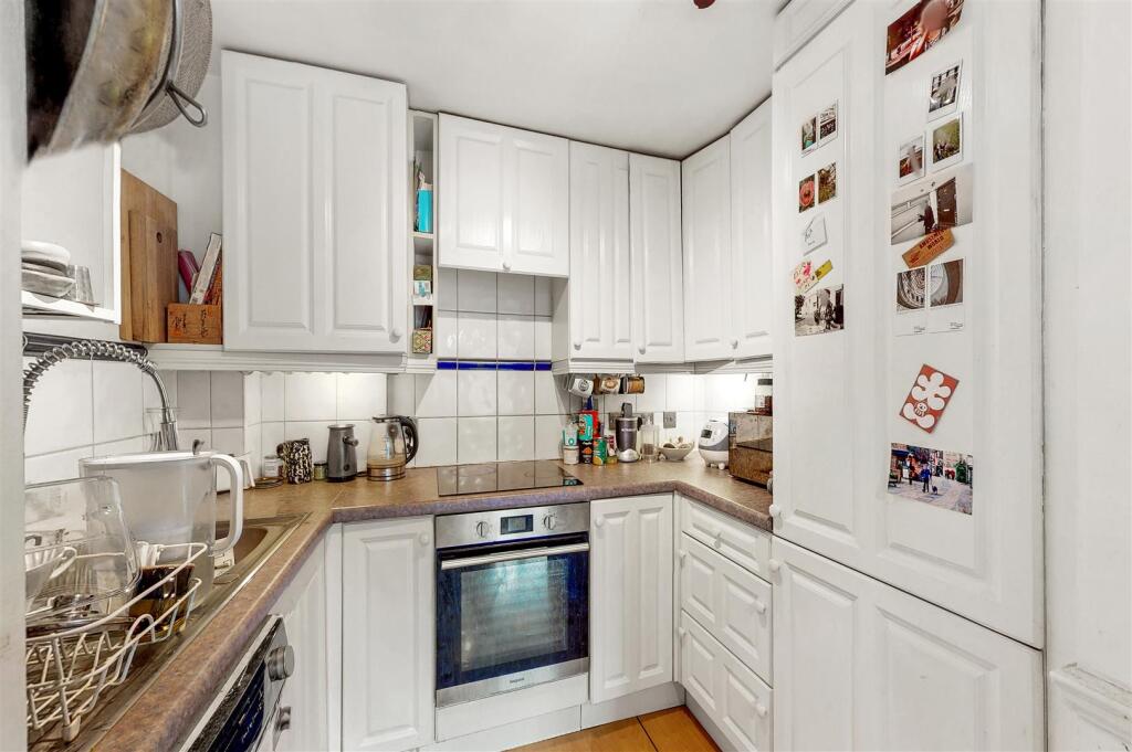 Apartment in London - View 3