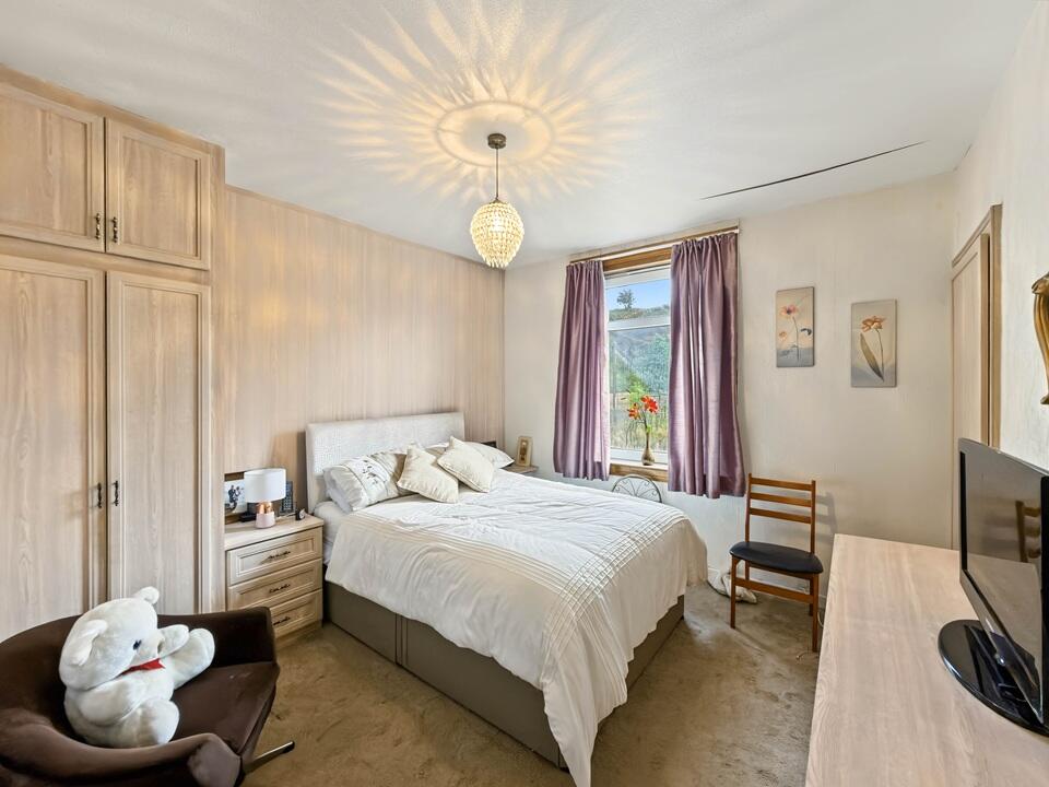 Apartment in Paisley - More