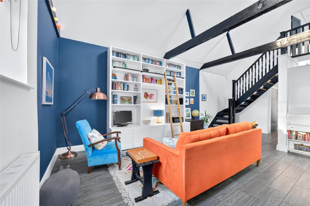 House in London, Friday Hill, Chingford - More