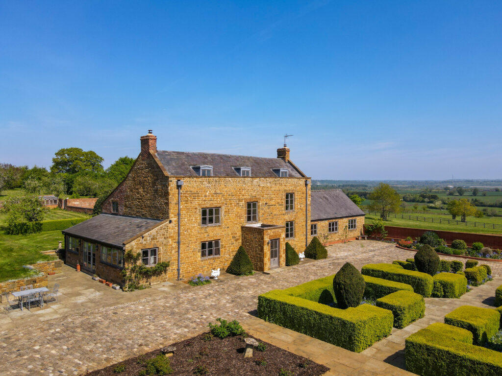 Main image of property: Bluebell Farm, Farnborough, Oxfordshire, OX17 1EL