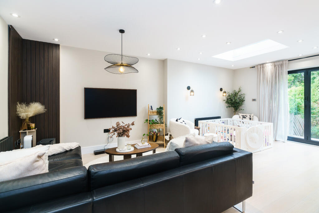 House in Watford - View 4