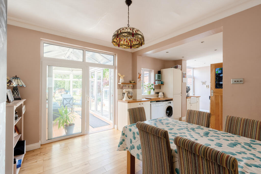 Westerleigh Road, Downend photo 3
