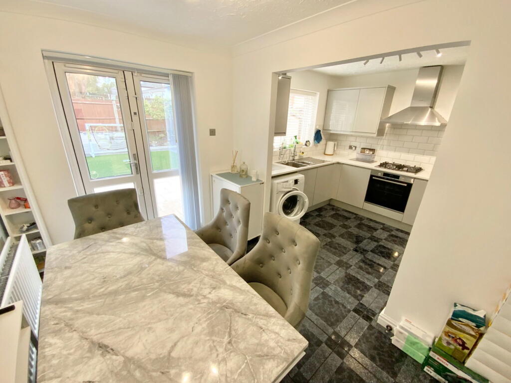 Pear Tree Drive, Rowley Regis, B65 9QA photo 4