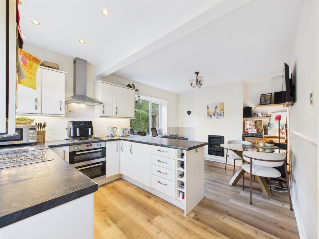 12, Edwards Road, Pye Nest, Halifax, HX2 7DG photo 3