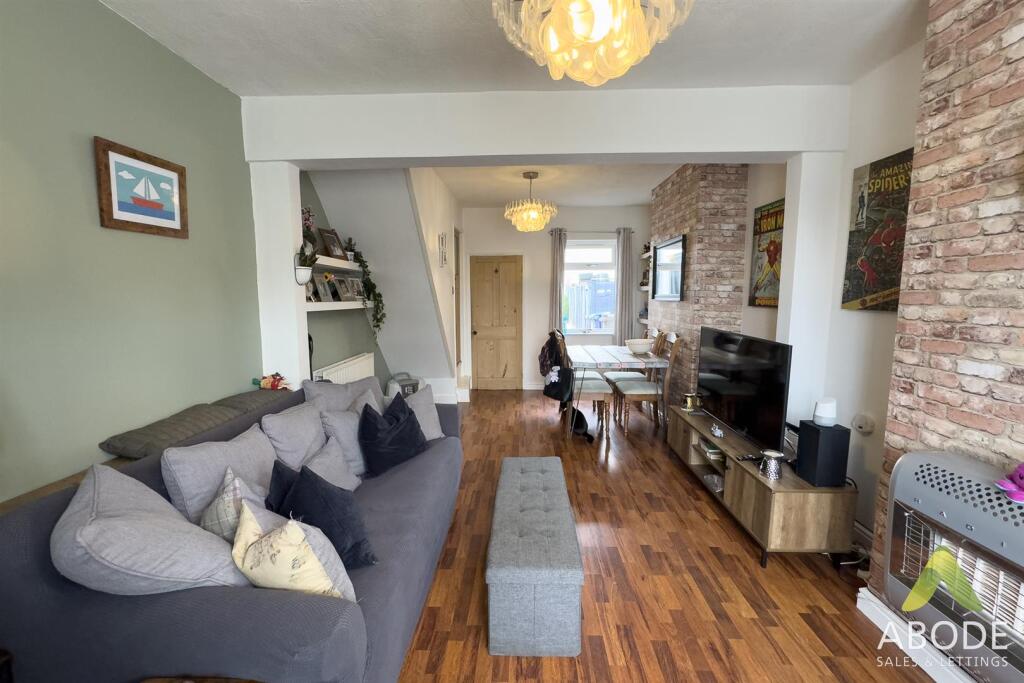 Lansdowne Terrace, Burton-On-Trent photo 4