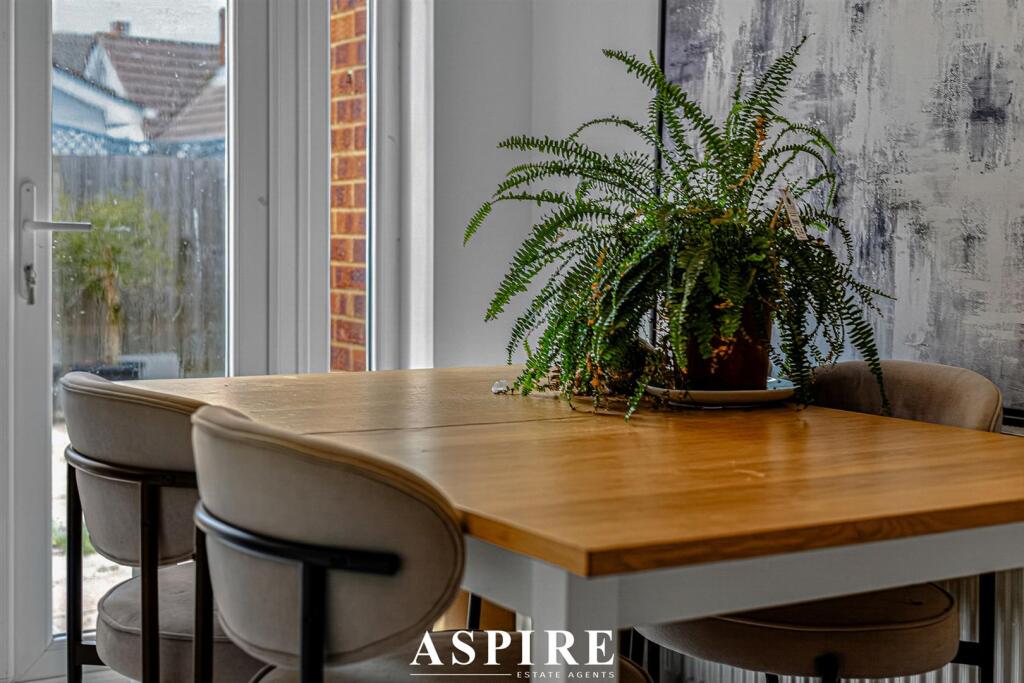 House in Castle Point, Canvey Island - More