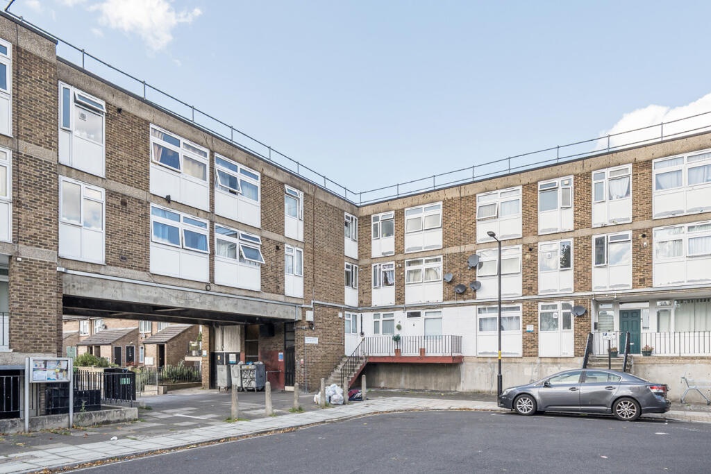 3-bed apartment on Lorrimore Square, London, £375,000