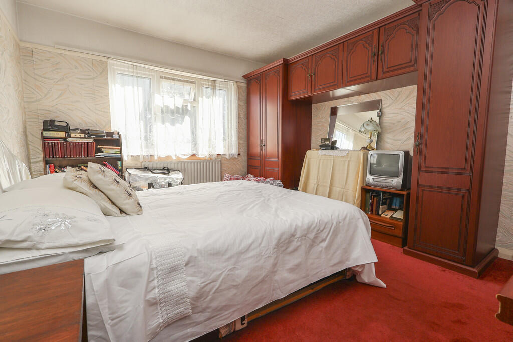 House in London, Tolworth - More