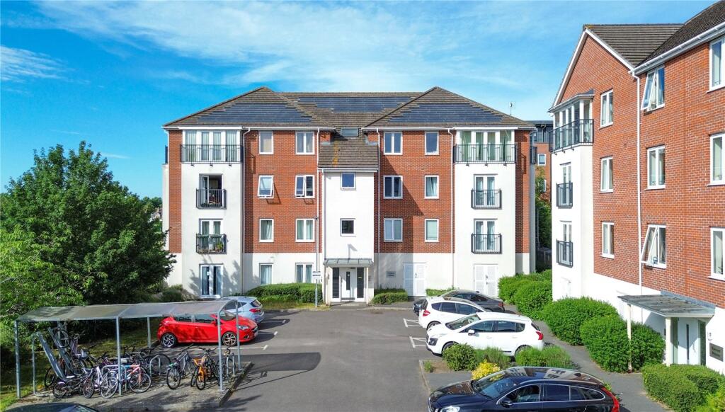 Main image of property: Regis Park Road, Reading, Berkshire, RG6