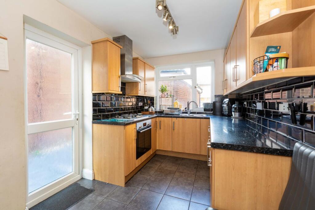 House in Slough - View 5