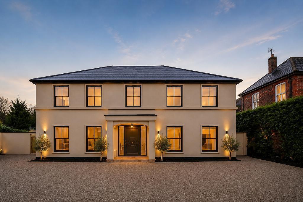 Main image of property: Farleigh Road, Warlingham, Surrey, CR6 9EL
