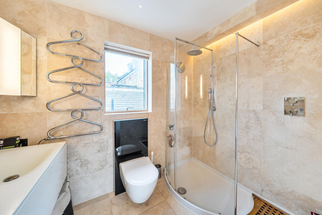 House in London - View 4