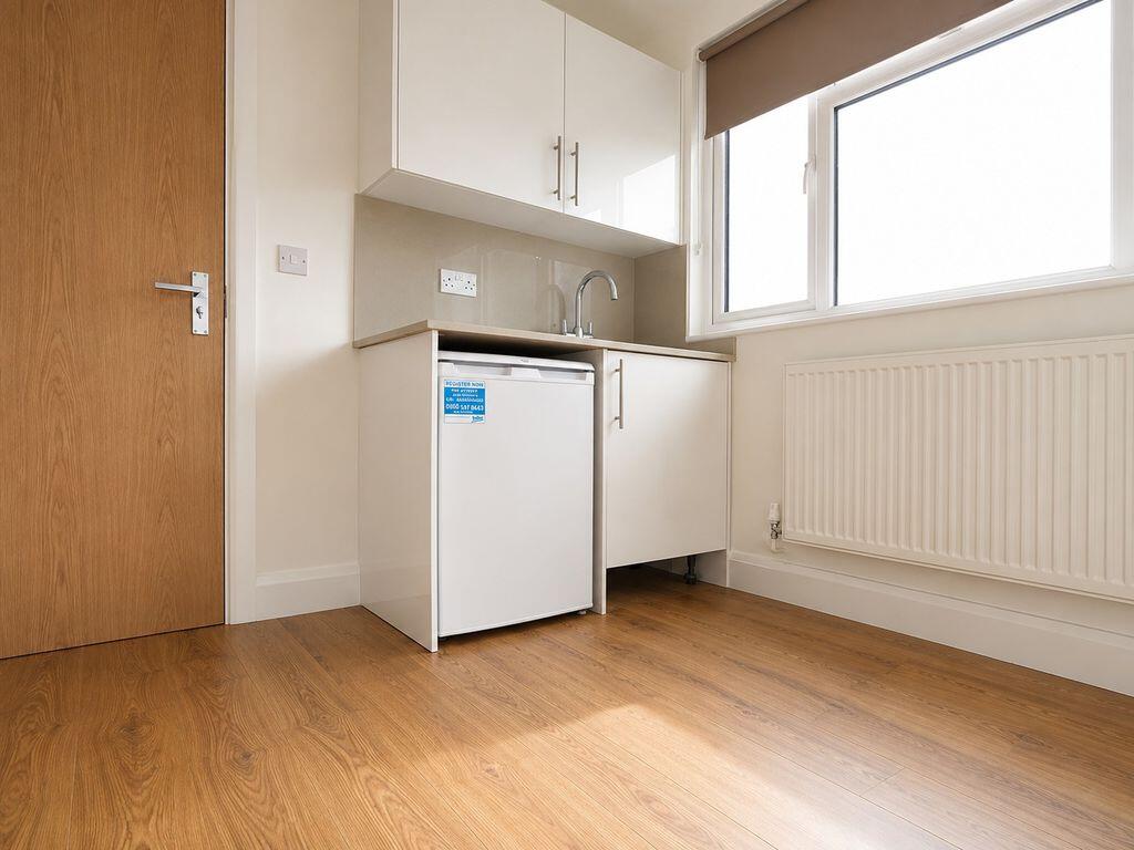 Apartment in London - View 3
