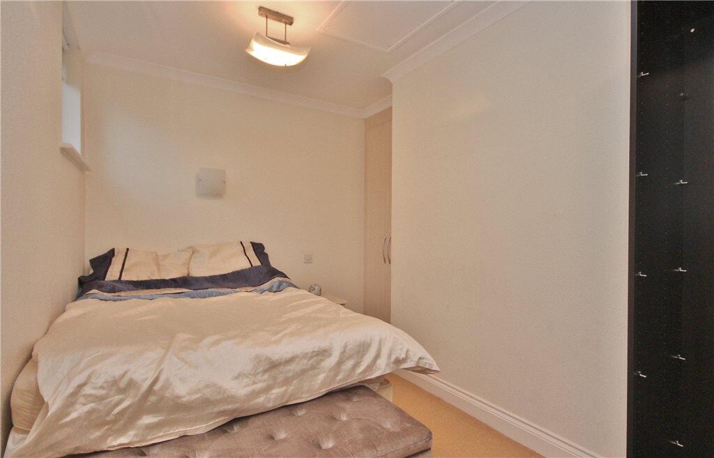 Apartment in Spelthorne, Surrey - View 4