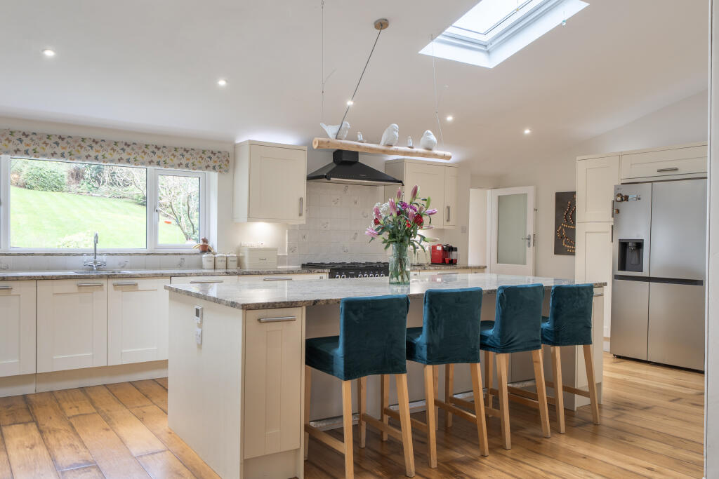 Main image of property: Whyteleafe Hill, Whyteleafe, CR3