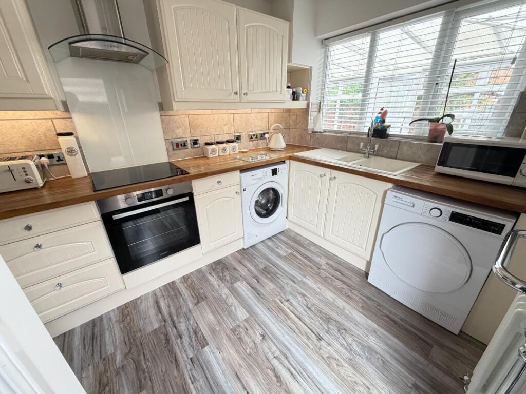 House in Dunstable, Central Bedfordshire - More