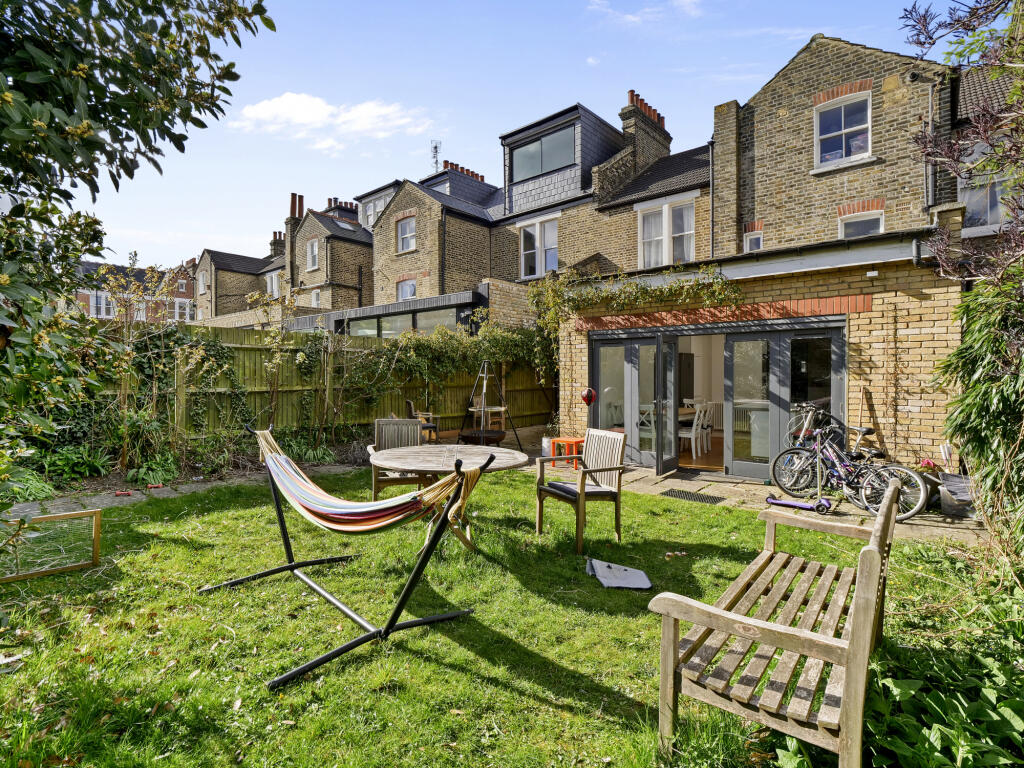 Cosbycote Avenue, Herne Hill, SE24 photo 4