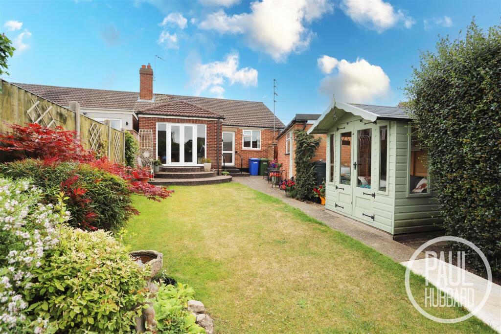 3-bed bungalow on Loxley Road, Oulton Broad, NR33, £250,000