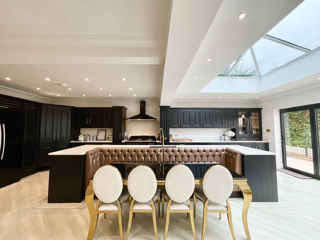 House in Stoke-on-Trent - More