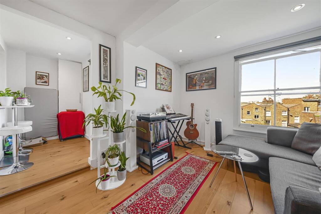 Apartment in London - View 5