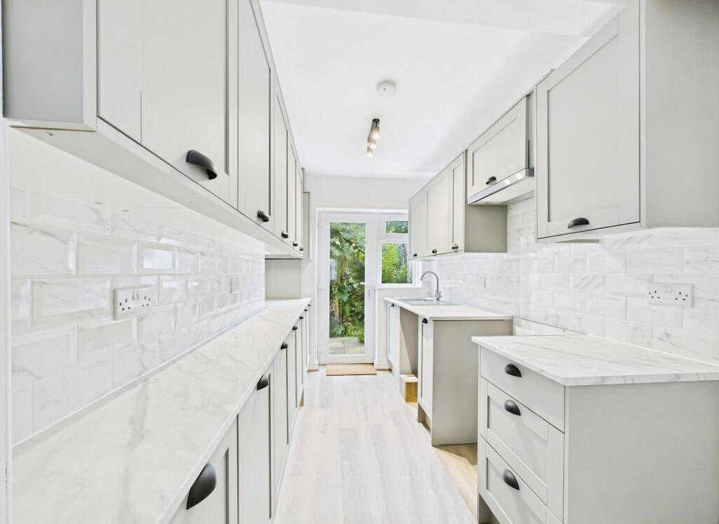 House in Worthing, West Sussex - View 3