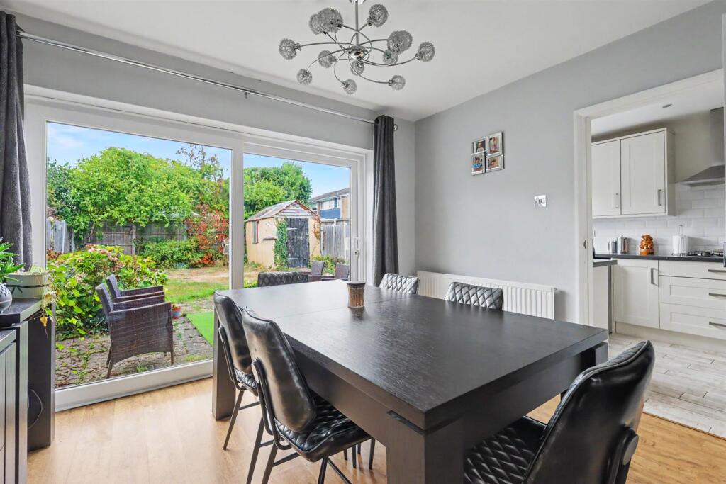 House in Rochford, Hockley - View 3