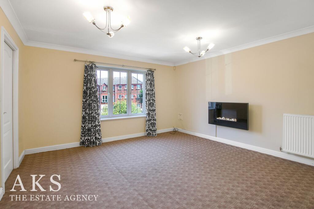 House in East Staffordshire, Burton - View 5