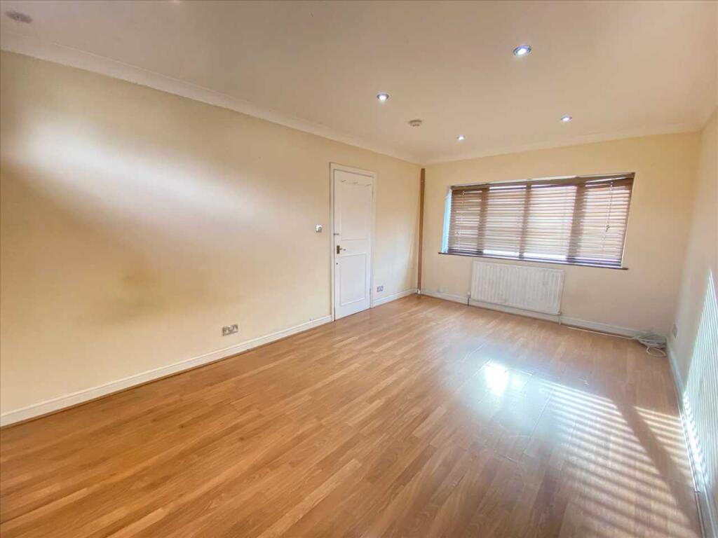 House in London - View 3
