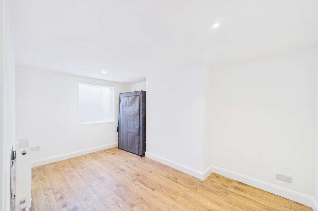 Cambridge Street, Reading, Berkshire, RG1 - More