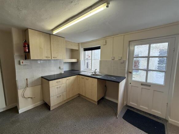 Arthurs Cottage kitchen.jpg
