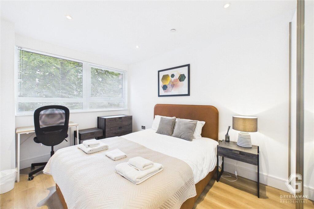 Apartment in Redhill - View 3