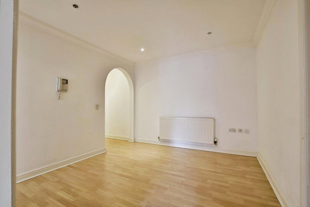 Apartment in Trafford, Greater Manchester - View 4