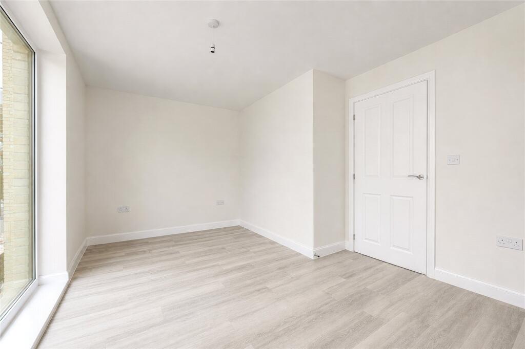 Apartment in Cambridge - View 5