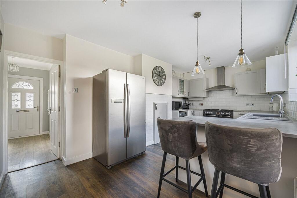 House in Orpington, Poverest, St Mary Cray - View 4