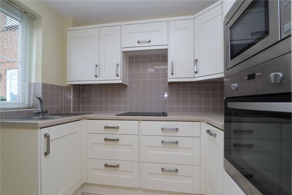 Aspley Court, Woburn Road, MK17 photo 2