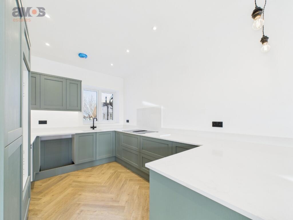 4, River Court,  London Road, Leigh-On-Sea, Essex photo 3