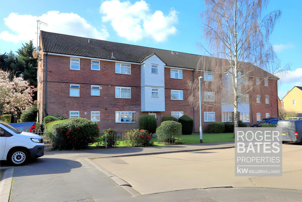 1-bed flat on Boston Avenue, Rayleigh, SS6, £180,000