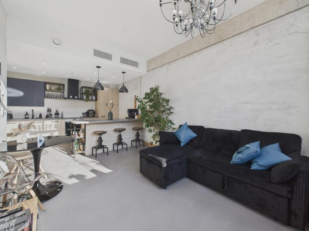 Main image of property: Bentley Road, London, N1