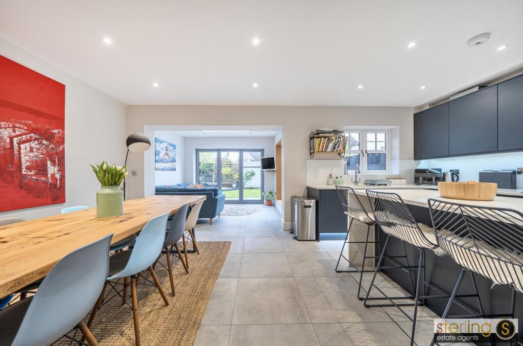 House in Dacorum, Tring - View 2